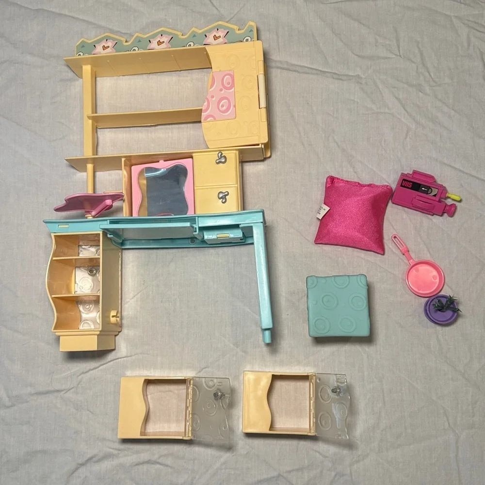 Barbie All Around Home Bedroom Playset 2000 Incomplete Set EUC
